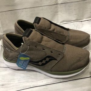 Men’s 8.5 saucony shoes new with tag no laces